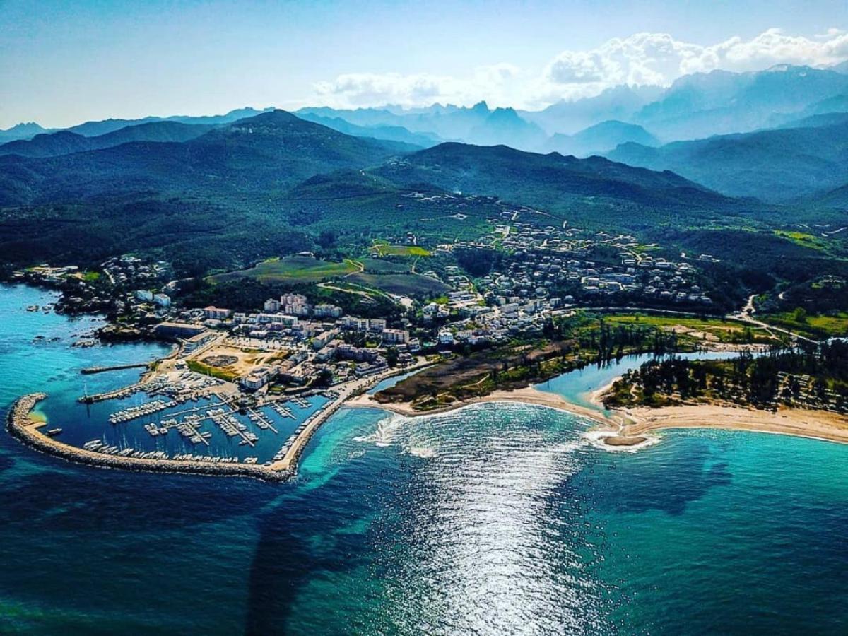Appartement vue mer, rivière et montagnes Sari-Solenzara Esterno foto
